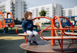 Nowe przepisy wzbudzają obawy deweloperów. Chodzi o place zabaw